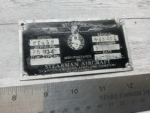 ORIGINAL WWII STEARMAN PT-13B AIRCRAFT DATA SPEC NAME PLATE - Imagen 1 de 2