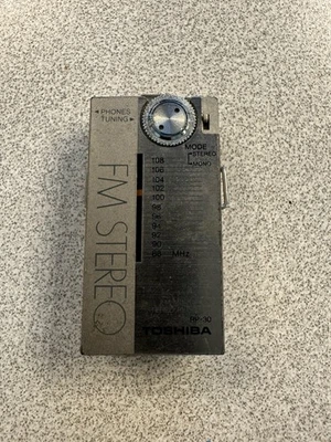 Radio vintage Toshiba RP-30 funcionando Foto 1 de 4