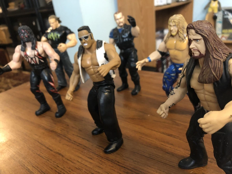 Lote De 7 Figuras De Lucha Libre De Colección 1998 WWE Jakks Pacific y Marvel "The Rock" Foto 1 de 4