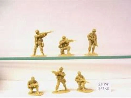 18 American Modern Armies in Plastic Soldiers Army Men # 5579