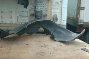 C -51 BMW 51718402443 OEM Used FENDER LINER LEFT FRONT 51-71-8-402-443 - Picture 1 of 9