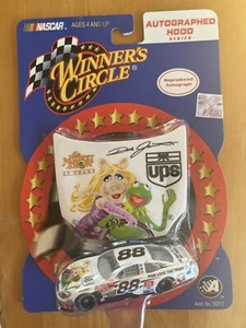 2002 NASCAR Winners Circle Dale Jarrett #88 Muppets Autographed Hood Series - Picture 1 of 3