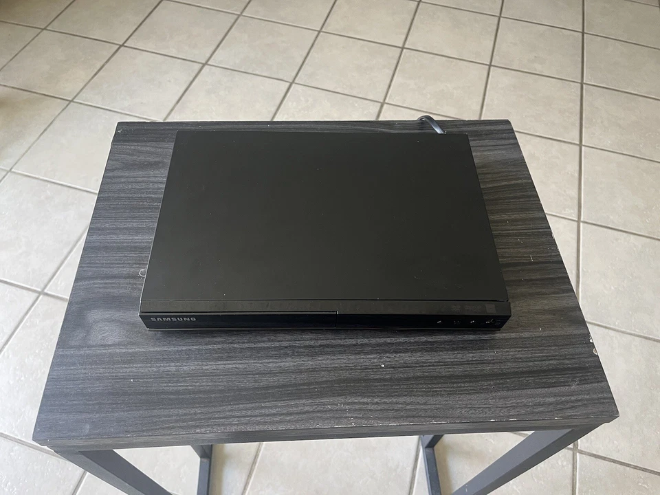 Samsung DVD Player DVD-E360K No Remote - Image 1 of 3