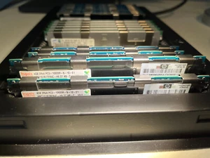 Samsung 64GB Total - M393B5170EH1-CH9 4GB DDR3 PC3-10600R RDIMM Server RAM - Picture 1 of 4