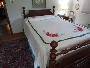 Vintage FLORAL TUFTED SEERSUCKER Green RUFFLED Cotton BEDSPREAD - 98" x 108" - Picture 1 of 10