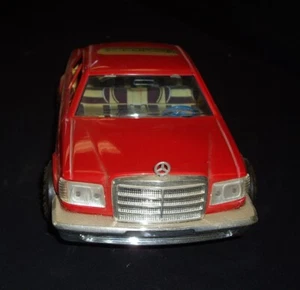 VINTAGE MERCEDES BENZ (W126) 500 SEL... TIN FRICTION CAR (ICHIKO) RED SAMPLE - Picture 1 of 12