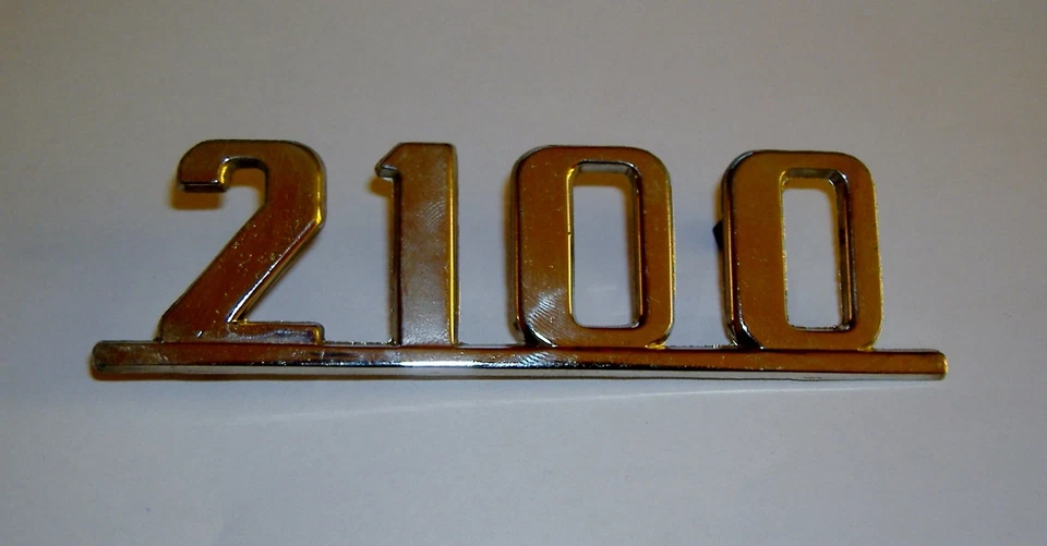 FIAT 2100/ SCRITTA POSTERIORE/ REAR NAMEPLATE Foto 1 de 1