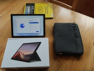 Microsoft Surface Pro 7 Schwarz 256GB 8GB RAM Intel core i5 10. Gen - Bild 1 von 10