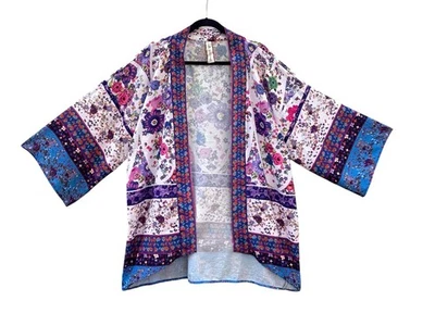 ARATTA QUIMONO CREPE FLORAL BOHO VIAGEM SILENCIOSA pequeno - Imagem 1 de 2