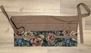 Tablier de taille vintage années 80 tapisserie outil de jardin floral avec poches et cravate réglable - Photo 1/7