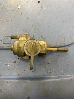 Kawasaki F11 1974 combustible/gas Petcock original/fabricante original Foto 1 de 4