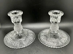 VINTAGE 4.5” Duncan & Miller Glass Pair Sandwich Pattern Taper Candle Holders - Picture 1 of 7