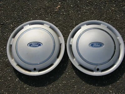 Genuine 1986 Ford Taurus 15 inch hubcaps wheel covers - Image 1 of 4