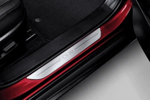 Nuevo CX-30 PLACA DE RASGUÑO PUERTA BORDE PASO LATERAL Kicker Genuino MAZDA 30 SUV Cruz - Imagen 1 de 8