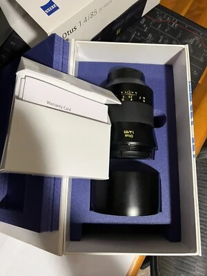 ZEISS Otus 85mm f/1.4 ZE Lens for Canon EF - Image 1 of 4