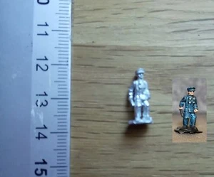 POLICE MAN PULP E/REBEL 15MM METAL MINIATURE/PULP - Imagen 1 de 1