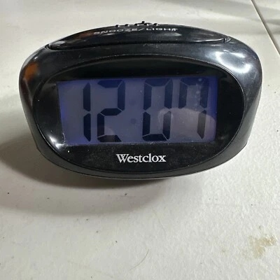 Westclox 1 pulgada Reloj despertador digital negro Foto 1 de 3