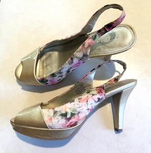 AK Anne Klein iflex Gold w/Pink Florals Slingback Open Toe Heel Size 7.5M - Picture 1 of 8