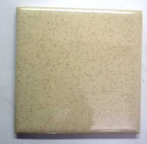 1 Wall Tile Mosaic USA 4-3/8" Gloss Brown Specks on Beige Ceramic 1950 Retro Vtg - Picture 1 of 7