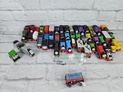 Thomas & Friends TOMY Cápsula Plarail - Gran Lote, Trenes y Más VENDEDOR DE EE. UU. Foto 1 de 4