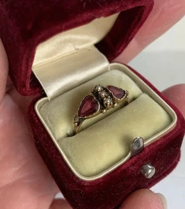 Antique 9k-10k Scalloped Gold Double Hearts Ruby Paste Ring Seed Pearls Bezel - Picture 1 of 24
