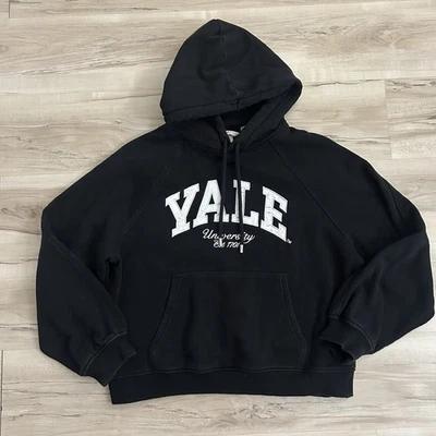 Sudadera con Capucha H&M Divided Yale University Est 1701 Negra Talla Mediana Recortada Foto 1 de 4