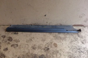 FORD MUSTANG PASSENGER LEFT N/ SIDE SIDE SKIRT SILL COVER 2000-2005 - Picture 1 of 4