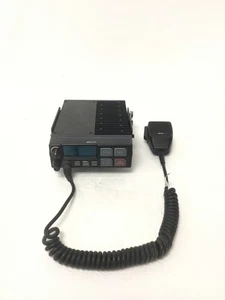 MACOM M7100 Mobilfunkgerät MAHG-N8MXX 700-800Mhz mit Kopf CH721 & Mikrofon MC101616V1 - Bild 1 von 10