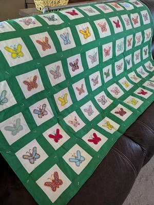 Vtg QUILT Applique Hand Applied Butterfly (s) Lightweight Bed Cover 91" x 69" - Image 1 of 4