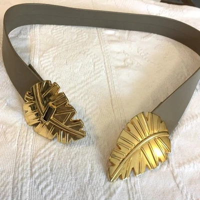 Cinturón vintage para mujer color topo con hebilla de hoja en tono dorado accesorio tropical glamoroso Foto 1 de 4