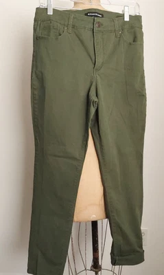 Bandolino Amy Pantalón Verde Ejército 6 Ojales Cobre Bolsillos Delanteros 5 Bolsillos Elásticos Foto 1 de 4