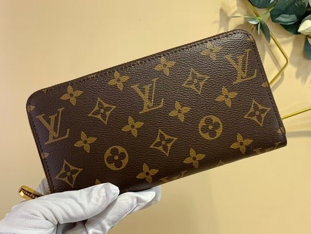 Louis Vuitton Monogram Canvas Zippy Wallet (authentic Pre-owned) in Brown