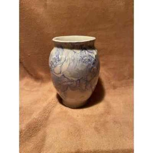 Jarrón vintage de 5" de porcelana semi tallado a mano Royal England La'Gloire - Imagen 1 de 4