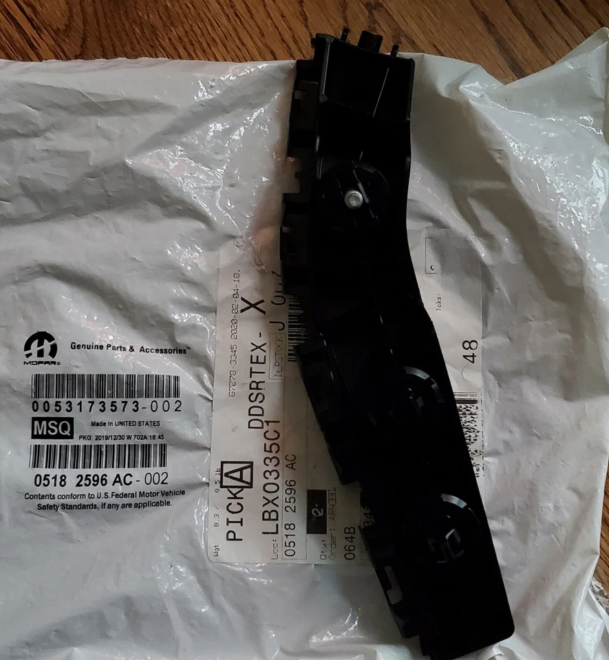 ⚡️11-17 JEEP COMPASS SUPORTE DE PARA-CHOQUE DIANTEIRO DIREITO NOVO MOPAR 05182596AC - Imagem 1 de 1