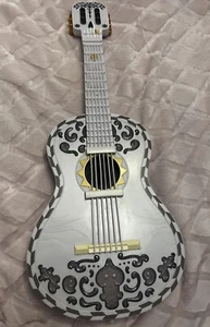 Disney 2017 Mattel Pixar COCO Guitar Interactive 8 Chord Sounds Lights Up - Picture 1 of 7