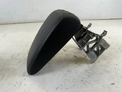 Reposabrazos Audi S3 8V 15-18 OEM puntada blanca Foto 1 de 4