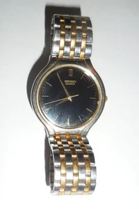 VINTAGE MENS SEIKO WATCH WORKING NEEDS BATTERY DESIGN - Picture 1 of 6