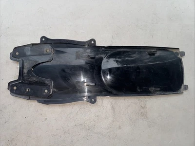 06 07 Panel de cubierta de carenado trasero inferior Suzuki GSXR 600 750 63112-01H0 Foto 1 de 3