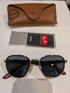Neue Ray-Ban Scuderia Ferrari 3674-M F007/71 schwarz/silber/rotes Gestell, graue Gläser - Bild 1 von 5