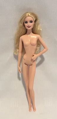 Muñeca corporal estilo musa modelo Barbie Mattel con cabello rubio y ojos azules Foto 1 de 4
