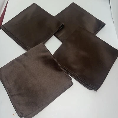 Juego de 4 servilletas lisas satinadas de tela marrón chocolate 18 x 17,5" Foto 1 de 4