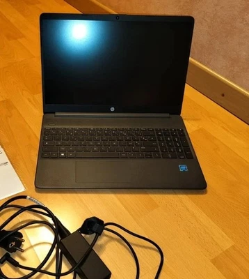 Anno 2022, HP Notebook 8/256 Gb SSD (Win11) 15,6''  - Immagine 1 di 4
