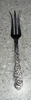 FRANK WHITING Sterling Silver LILY PATTERN Lemon Seafood Olive Fork - Image 1 of 4