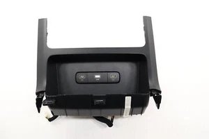 2022 - 2024 KIA CARNIVAL LX FRONT CENTER CONSOLE TRAY TRIM & USB CHARGE PORT OEM - Imagen 1 de 13
