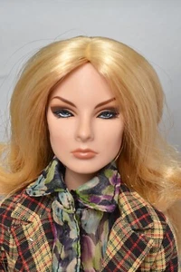 OLD IS NEW Giselle Diefendorf 2009 NU.Face Fashion Royalty Integrity - Imagen 1 de 2