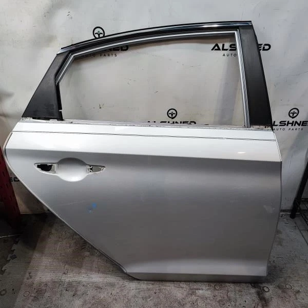 Painel traseiro direito 2015-2017 Hyundai Sonata 77004-C1000 fabricante de equipamento original *ReaD* - Imagem 1 de 4