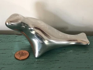 Hoselton Canada Aluminum Seal Figurine Modernist Signed 124 Excellent - Picture 1 of 2