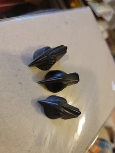 Lot of 3 Vintage Daka-Ware Black Bakelite Chicken Beak Pointer Knob w/set screws - Picture 1 of 1
