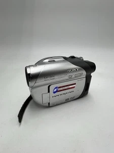 Sony Handycam DVD Camcorder DCR-DVD105 Carl Zeiss *Untested* - Picture 1 of 6