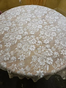 Mantel Redondo Blanco Encaje Diseño Floral 54" Diámetro - Imagen 1 de 9